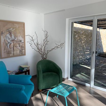 Chut ! C'Est Ici Hotel Venelles Kültér fotó