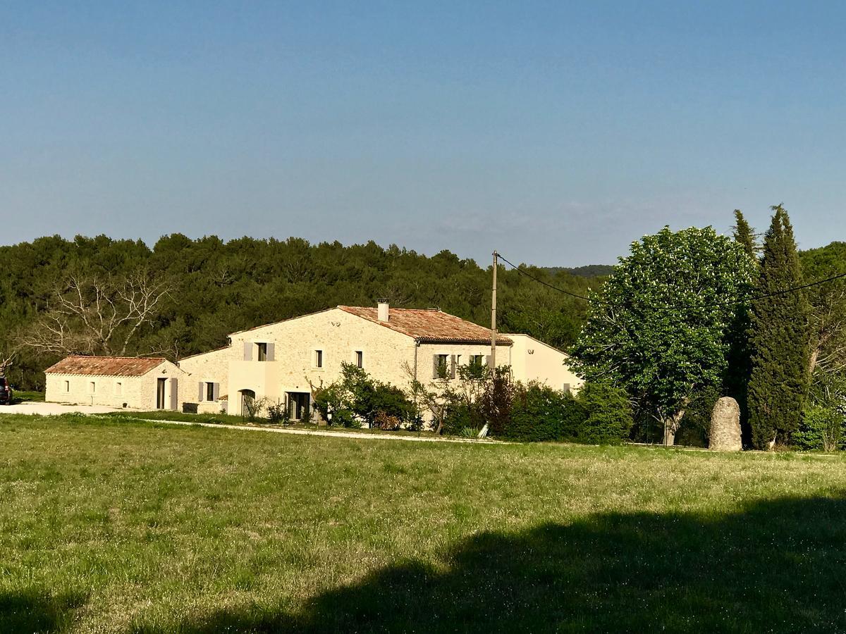 Chut ! C'Est Ici Hotel Venelles Kültér fotó
