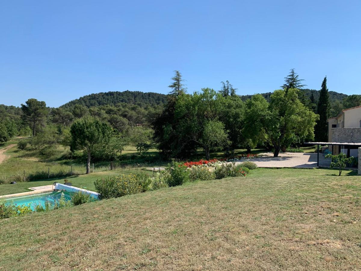 Chut ! C'Est Ici Hotel Venelles Kültér fotó
