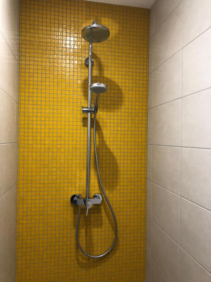 Chut ! C'Est Ici Hotel Venelles Kültér fotó